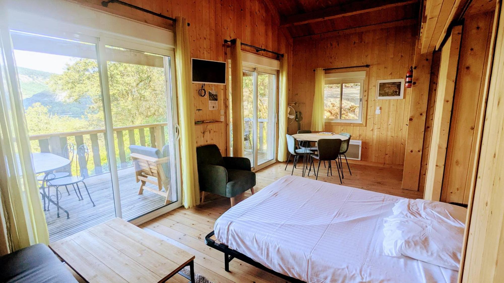 Cabanes Et Lodges Du Belvedere Serrieres-sur-Ain Exterior photo