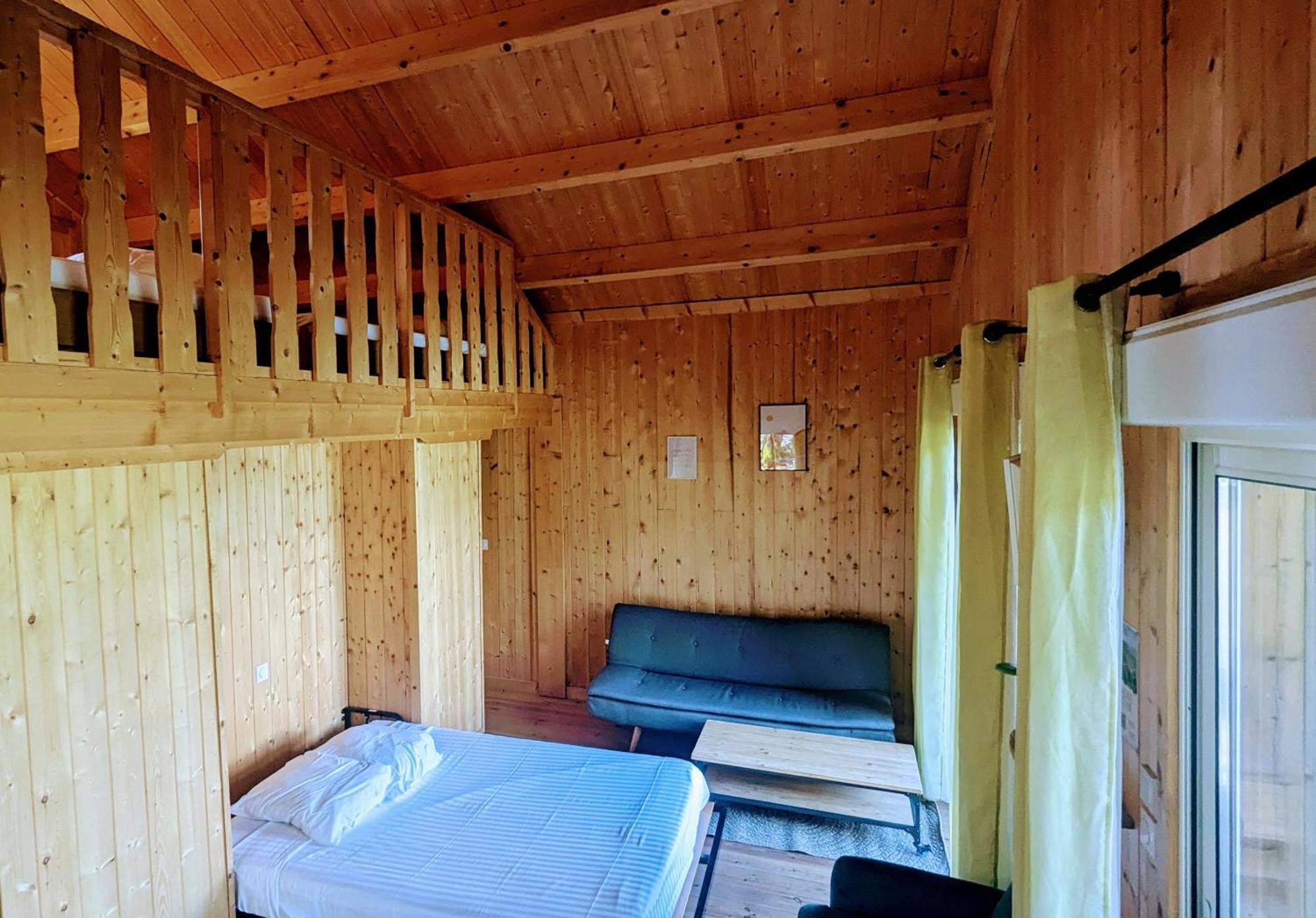 Cabanes Et Lodges Du Belvedere Serrieres-sur-Ain Exterior photo